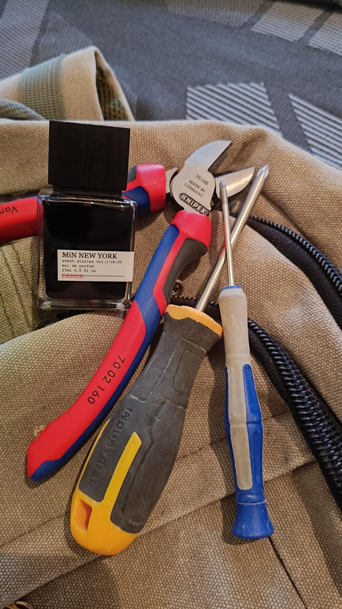 عطر ادکلن دَهَب مین نیویورک - DAHAB MiN NEW YORK - بررسی، قیمت و خرید