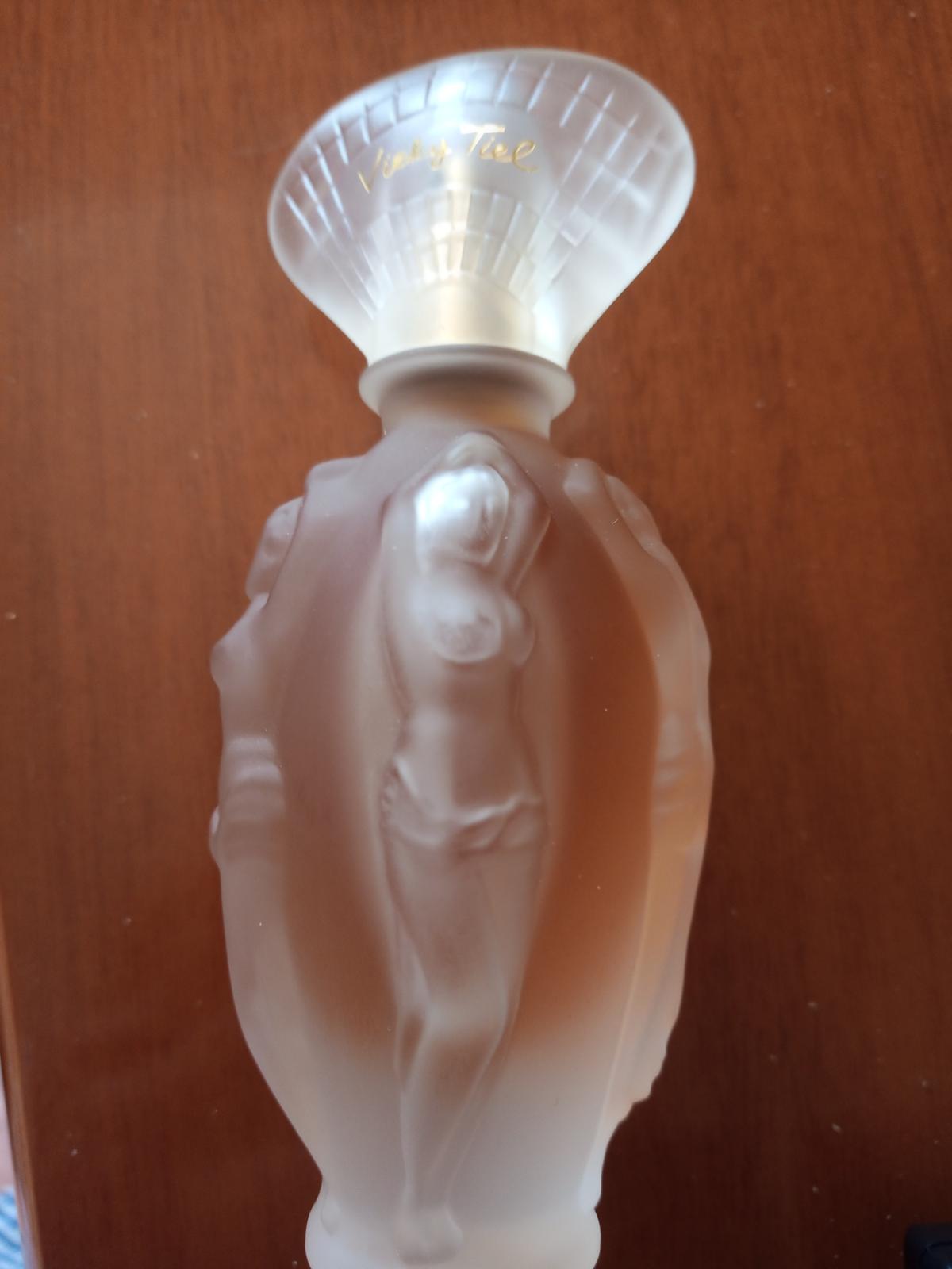 عطر ادکلن ونوس دلامور ویکی تیِل - Venus De L'Amour Vicky Tiel - بررسی، قیمت و خرید