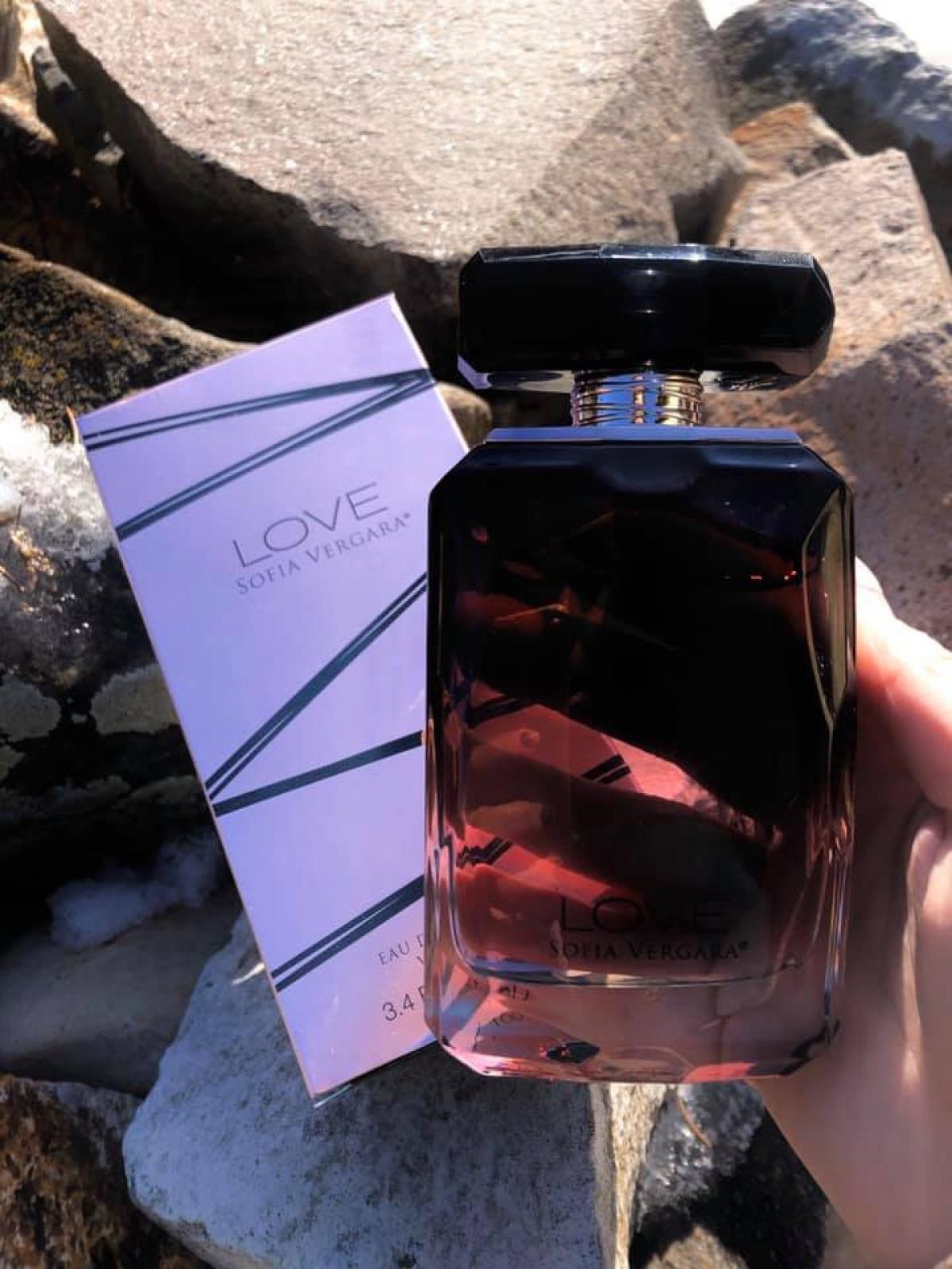 عطر ادکلن لاو سوفیا ورگارا - Love Sofia Vergara - بررسی، قیمت و خرید
