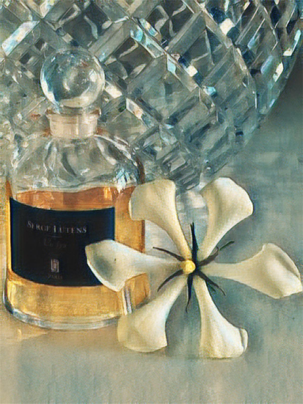 عطر ادکلن آن لیس سرج لوتنز - Un Lys Serge Lutens - بررسی، قیمت و خرید