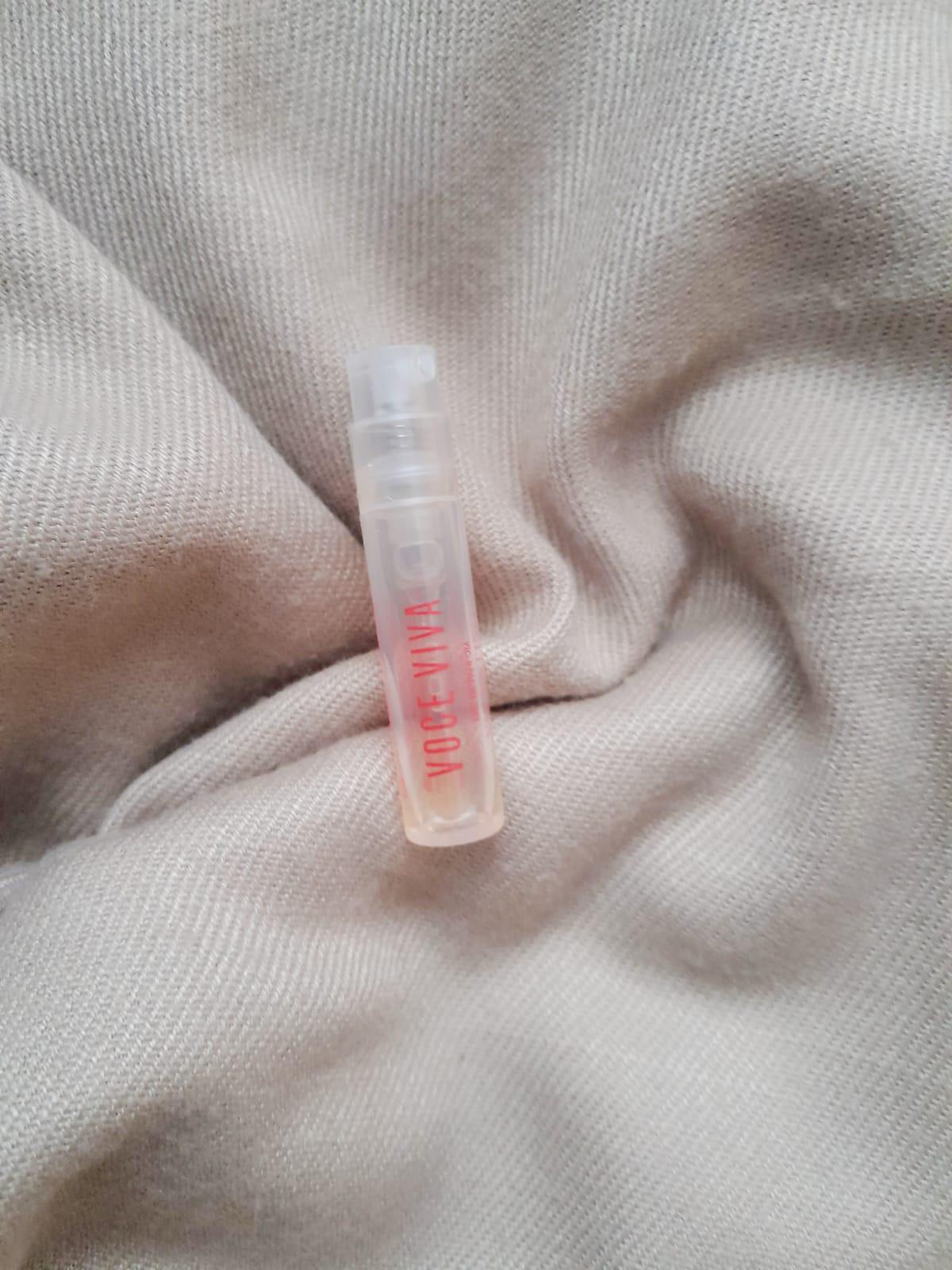 عطر ادکلن وُچه ویوا والنتینو - Voce Viva Valentino - بررسی، قیمت و خرید