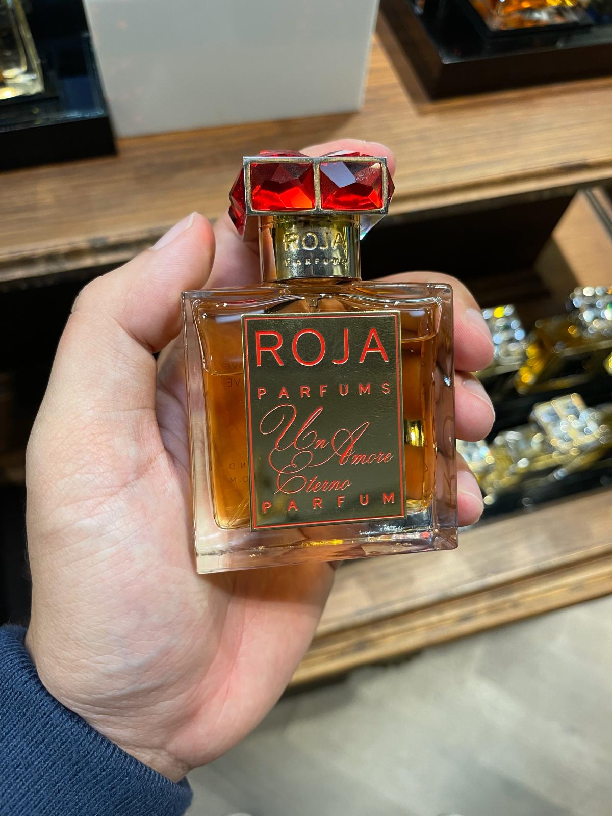 عطر ادکلن اون آموره اترنو روجا داو - Un Amore Eterno Roja Dove - بررسی، قیمت و خرید