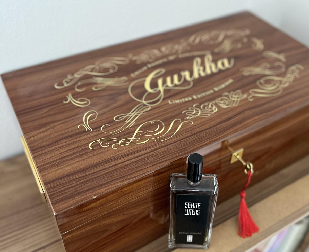 عطر ادکلن وتیور اورینتال سرج لوتنس - Vetiver Oriental Serge Lutens - بررسی، قیمت و خرید