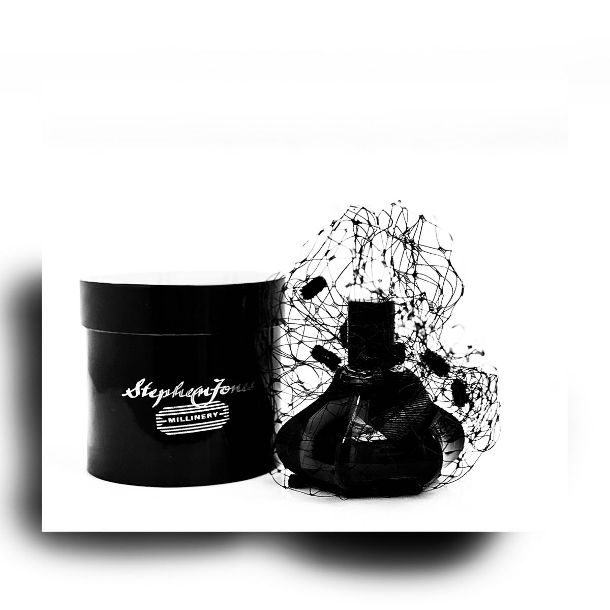 عطر ادکلن اِستیوِن جونز اِستیوِن جونز - Stephen Jones Stephen Jones - بررسی، قیمت و خرید