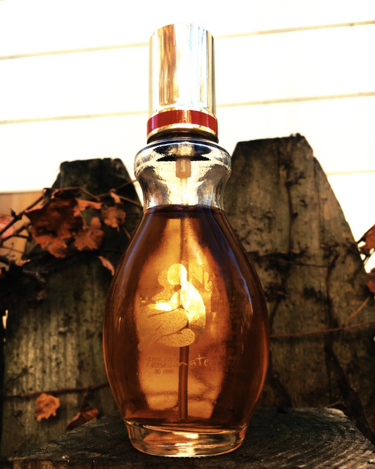 عطر ادکلن اینتیمت رولون - Intimate Revlon - بررسی، قیمت و خرید