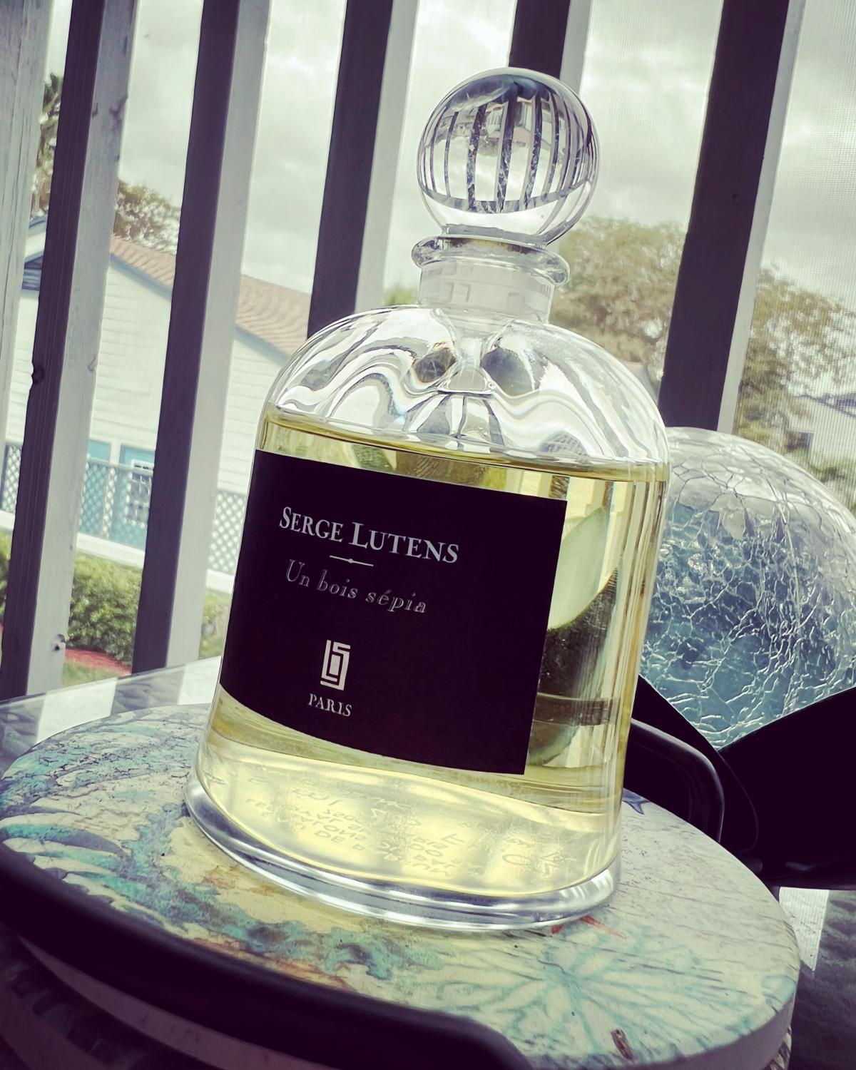 عطر ادکلن آن بوا سپیا سرژ لوتنس - Un Bois Sepia Serge Lutens - بررسی، قیمت و خرید