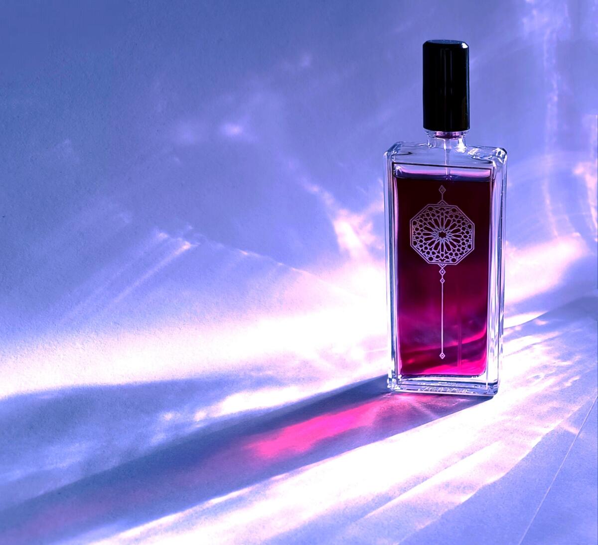 عطر ادکلن زلیگ لیمیتد ادیشن: لا فیل د برلین سرژ لوتنز - Zellige Limited Edition: La Fille de Berlin Serge Lutens - بررسی، قیمت و خرید