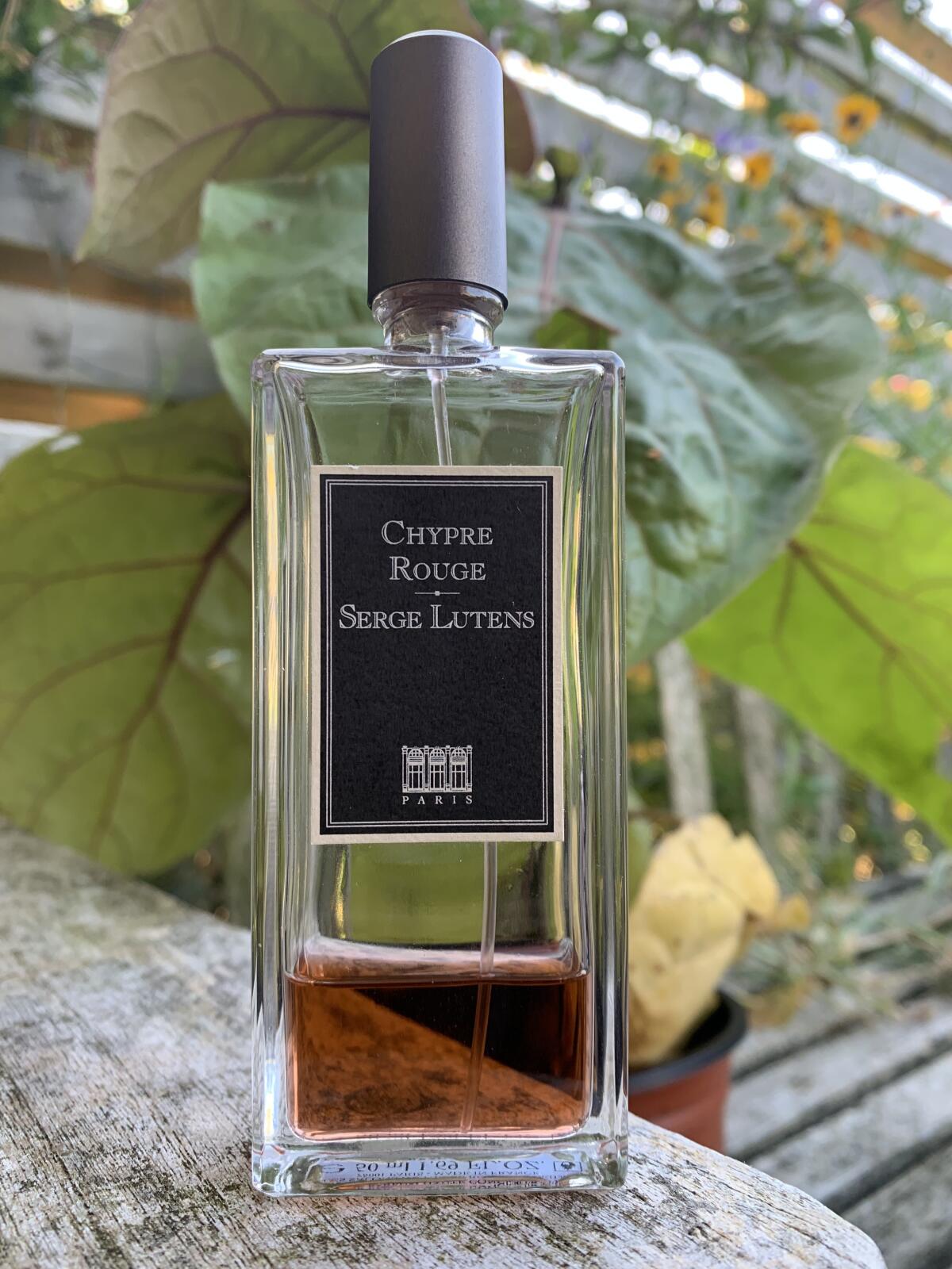 عطر ادکلن شیپر روژ سرژ لوتنز - Chypre Rouge Serge Lutens - بررسی، قیمت و خرید
