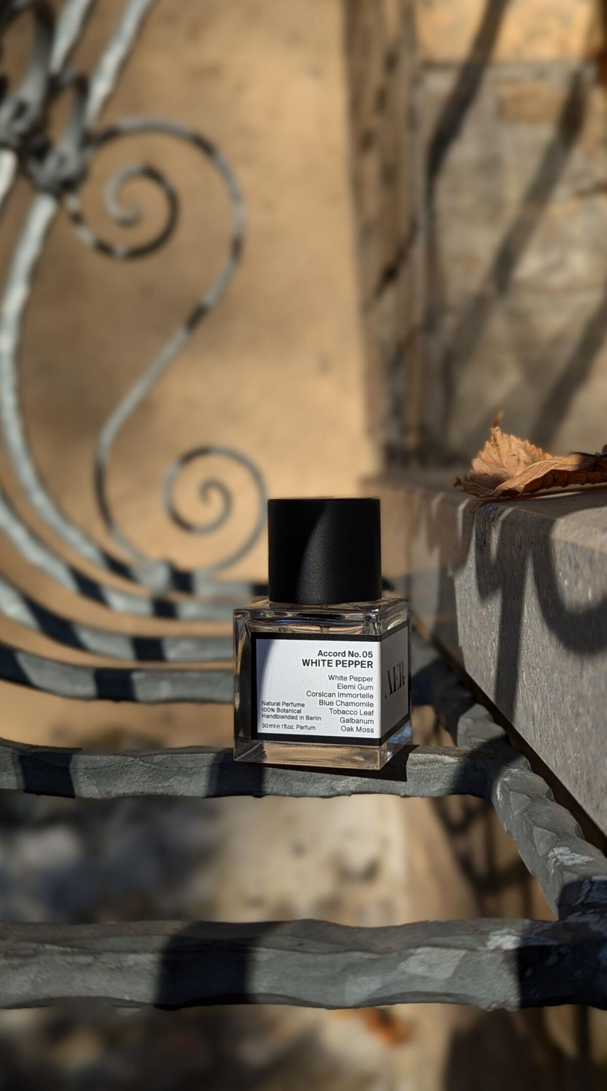 عطر ادکلن اکورد نامبر ۰۵: وایت پپر رایر سنتز - Accord No. 05: White Pepper RAER Scents - بررسی، قیمت و خرید