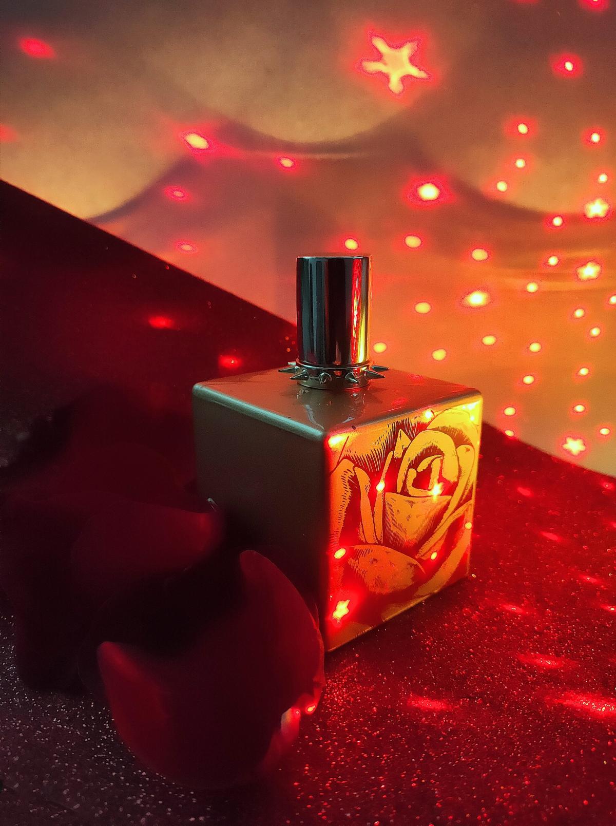 عطر ادکلن رزن روت اینتنس رامشتاین - Rosenrot Intense Rammstein - بررسی، قیمت و خرید