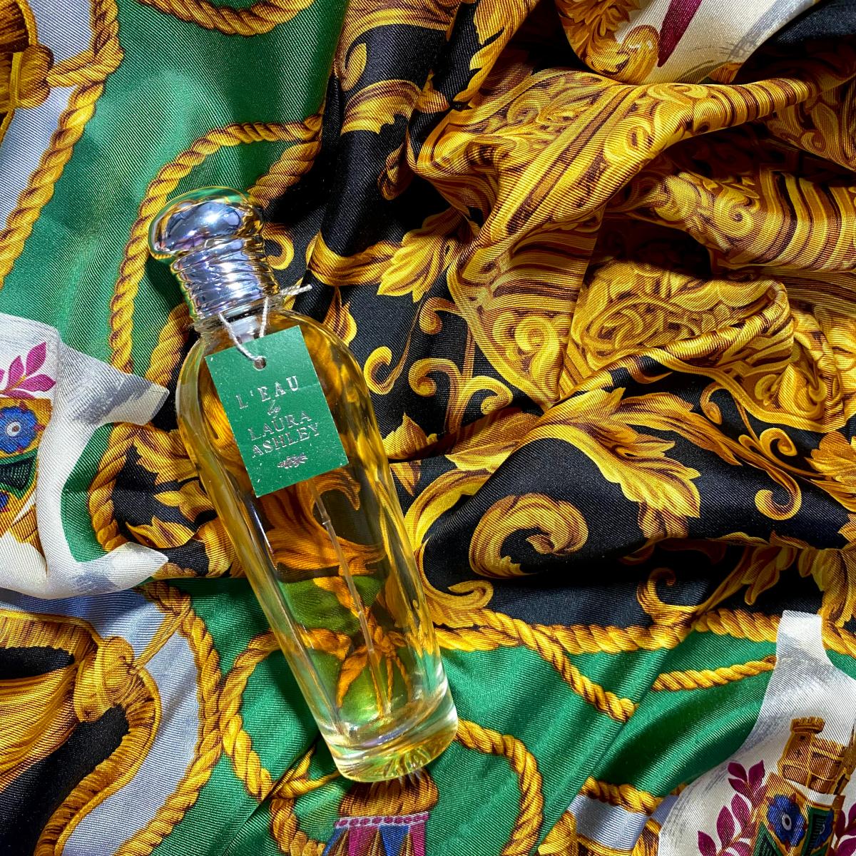 عطر ادکلن لو لورا اشلی - L'Eau Laura Ashley - بررسی، قیمت و خرید