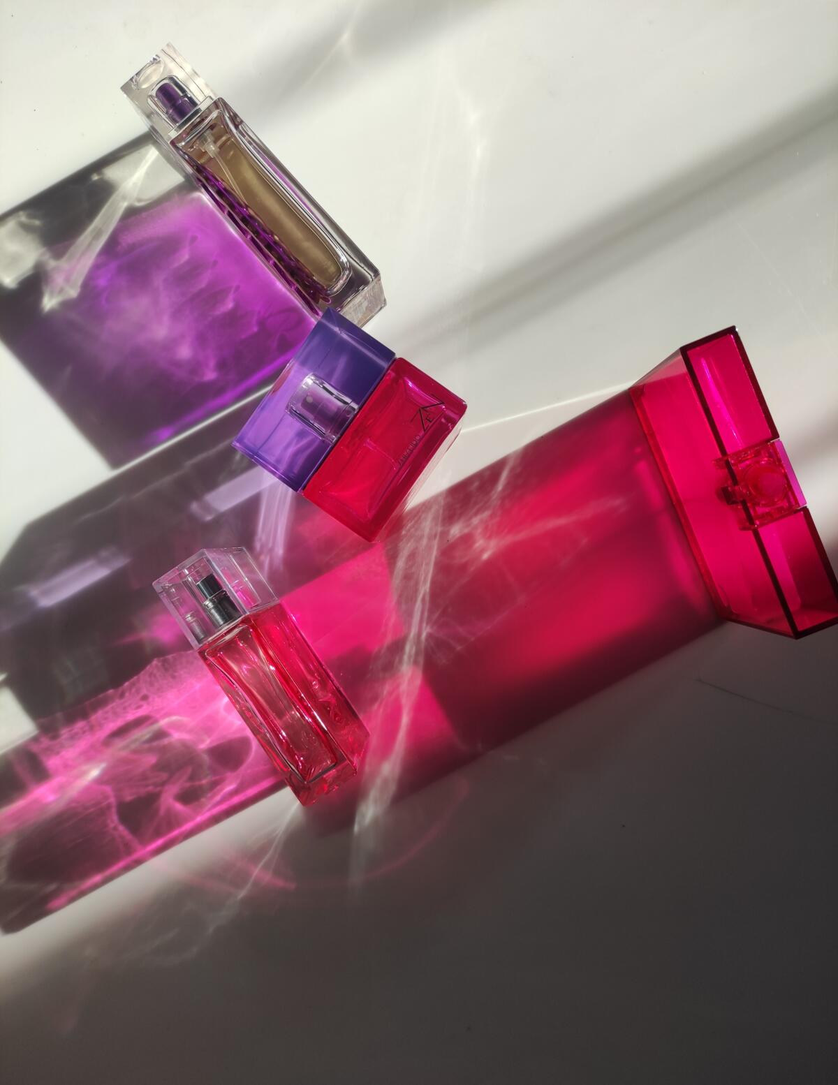 عطر ادکلن پرپل لیپس سالوادور دالی - Purplelips Salvador Dali - بررسی، قیمت و خرید