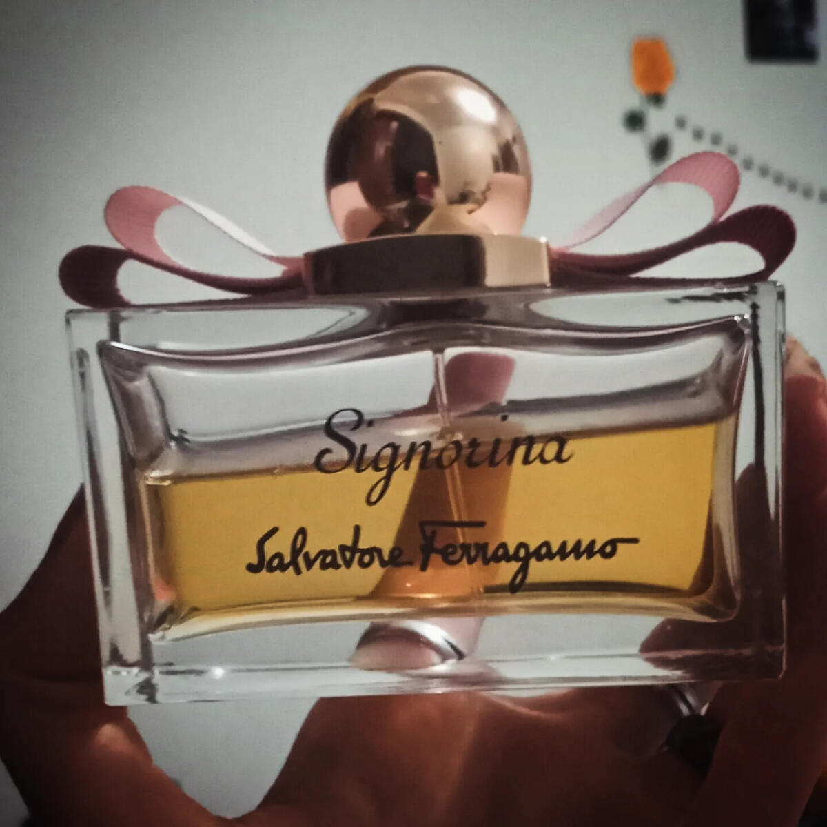 عطر ادکلن سینیورینا سالواتوره فراگامو - Signorina Salvatore Ferragamo - بررسی، قیمت و خرید