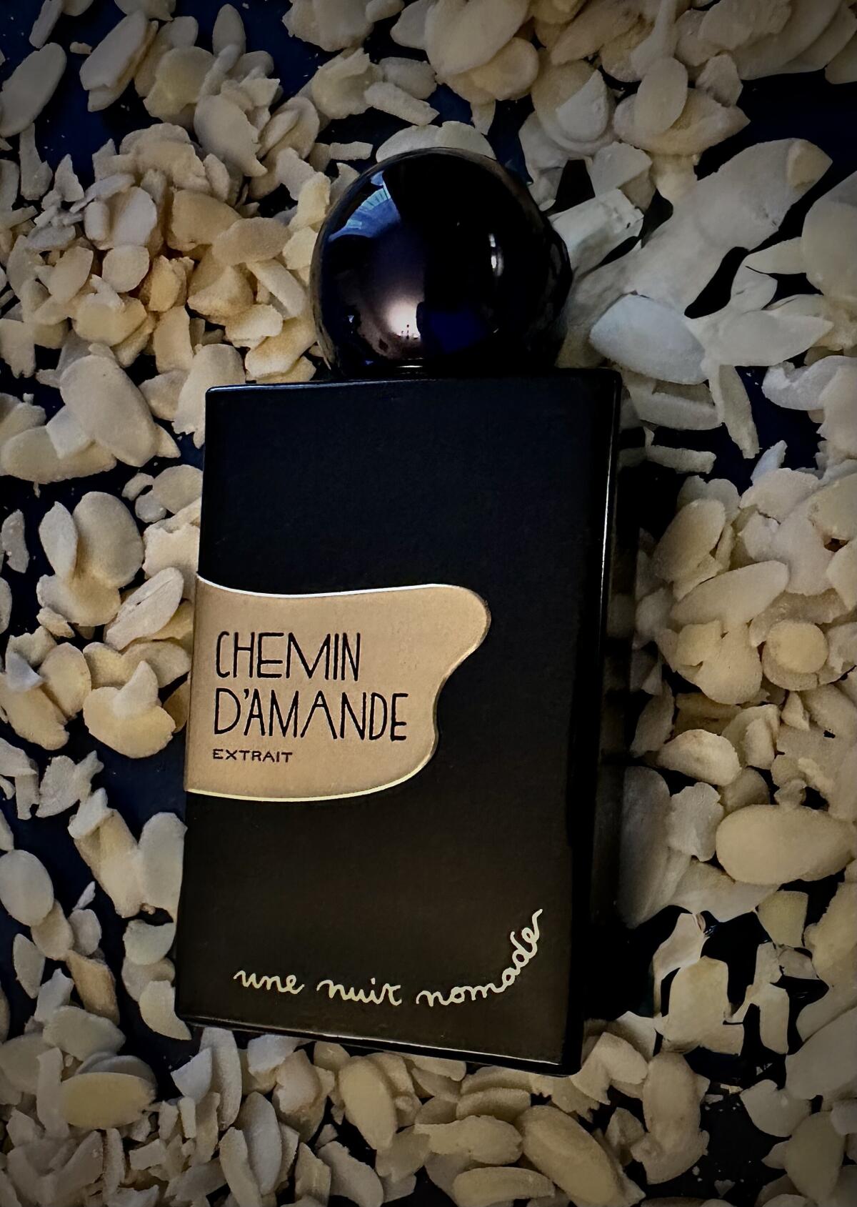 عطر ادکلن شمن دآماند اون نویی نوماد - Chemin D'Amande Une Nuit Nomade - بررسی، قیمت و خرید