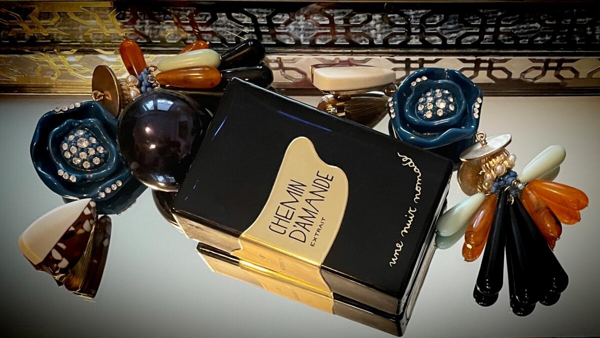 عطر ادکلن شمن دآماند اون نویی نوماد - Chemin D'Amande Une Nuit Nomade - بررسی، قیمت و خرید