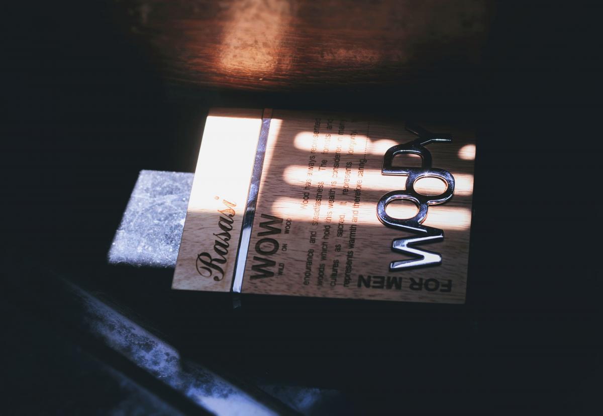 عطر ادکلن وودی راساسی - Woody Rasasi - بررسی، قیمت و خرید