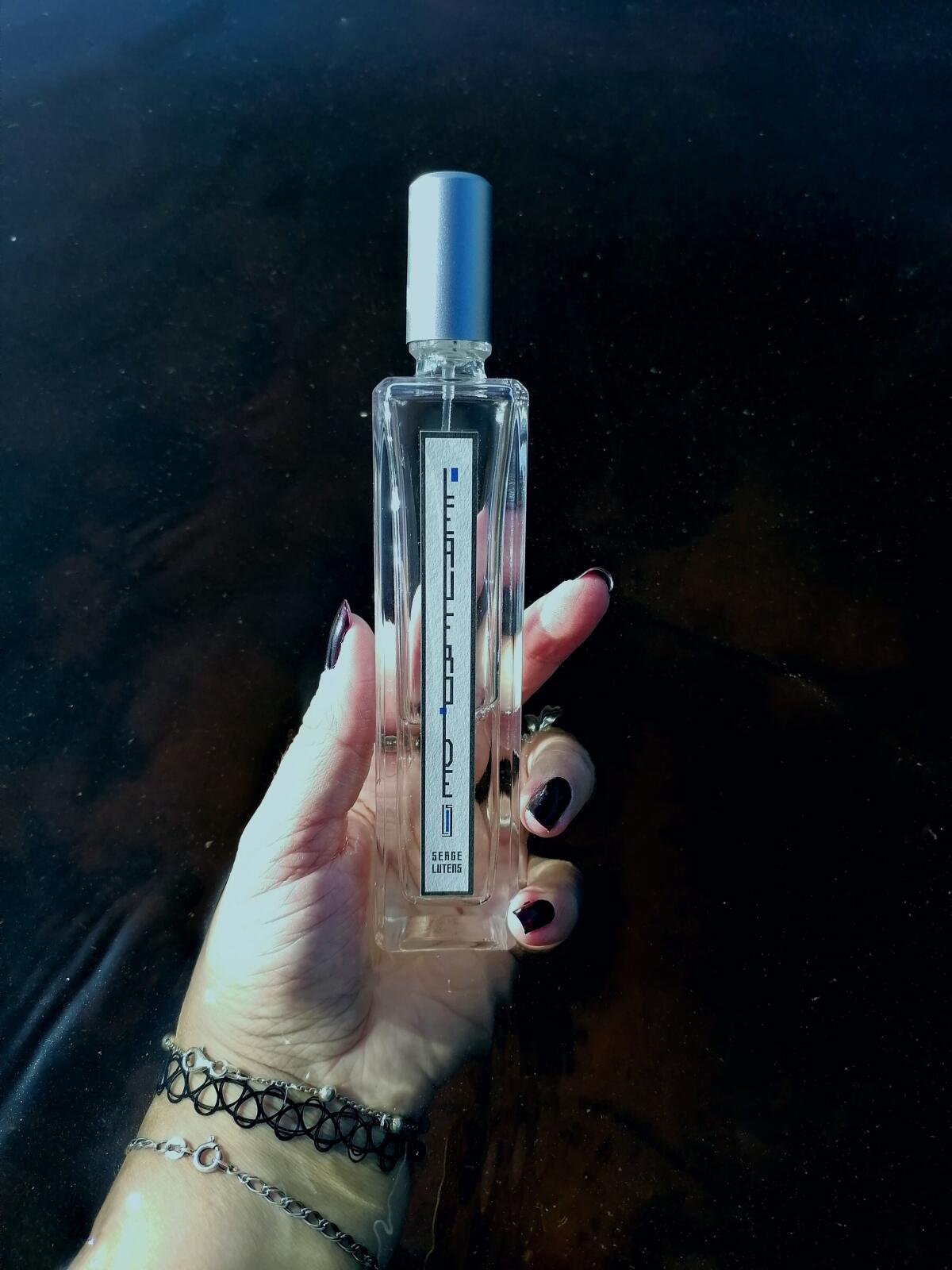 عطر ادکلن لو فغوید سرج لوتانس - L'Eau Froide Serge Lutens - بررسی، قیمت و خرید