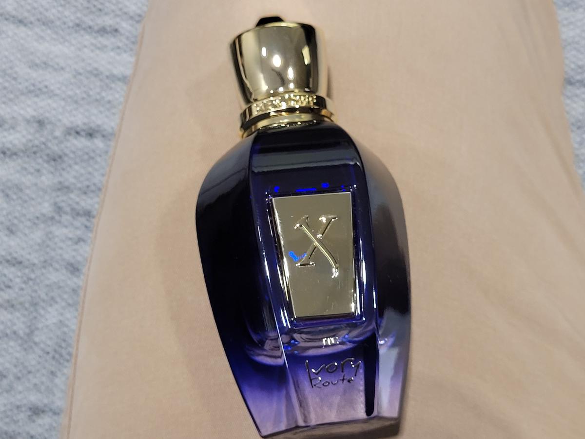 عطر ادکلن آیووری روت زرژف - Ivory Route Xerjoff - بررسی، قیمت و خرید