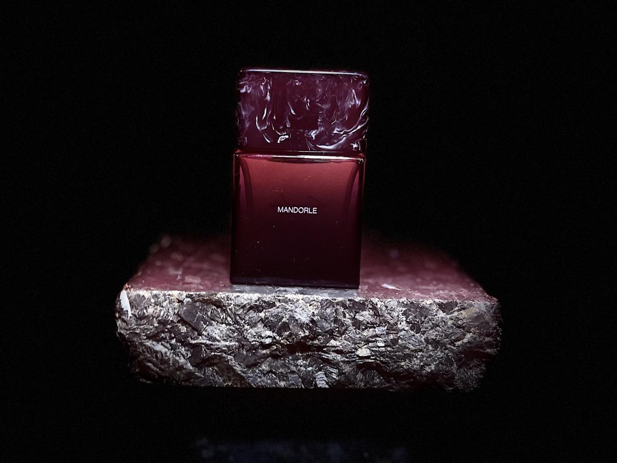 عطر ادکلن مندورله سورا دورا - Mandorle Sora Dora - بررسی، قیمت و خرید
