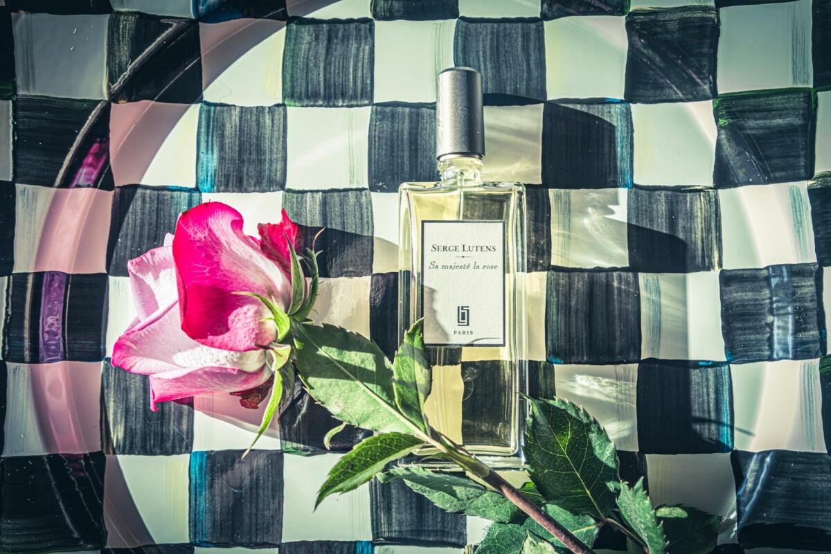 عطر ادکلن سا ماژسته لا رز سرژ لوتنس - Sa Majeste la Rose Serge Lutens - بررسی، قیمت و خرید