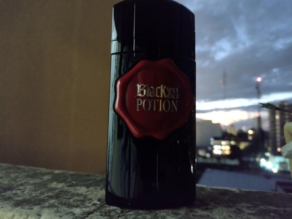 عطر ادکلن بلک ایکس‌اس پوشن فور هیم رابان - Black XS Potion for Him Rabanne - بررسی، قیمت و خرید