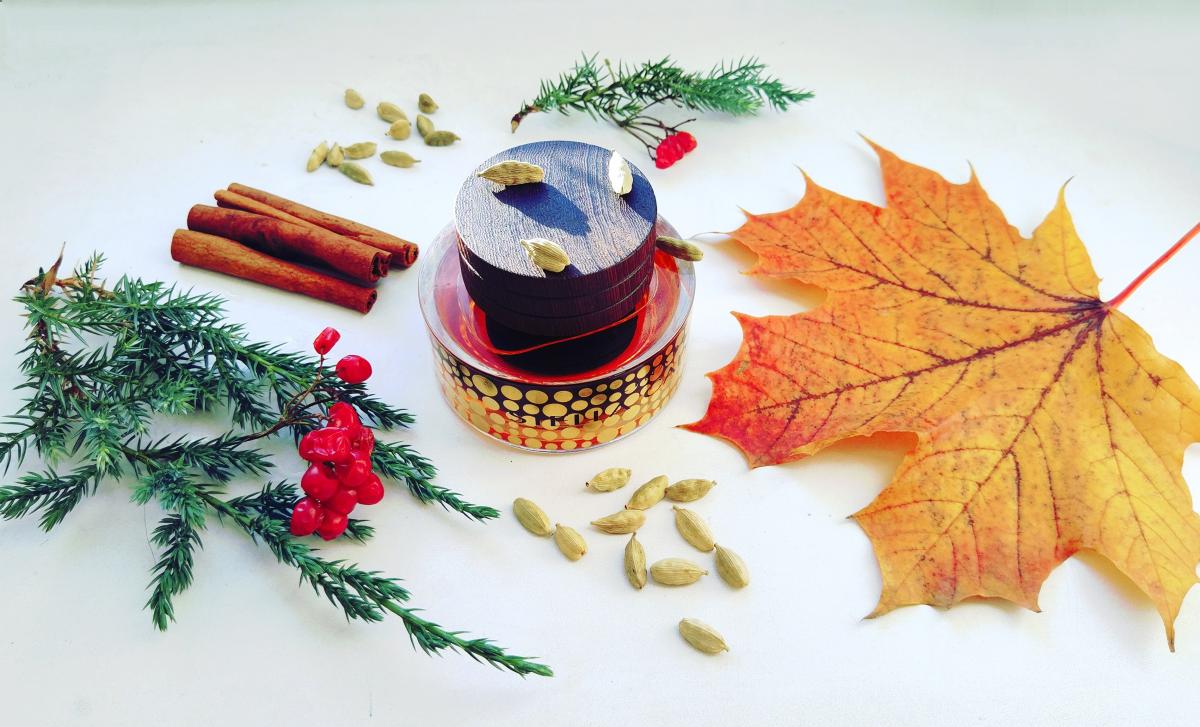 عطر ادکلن اِستلا کادِنته liˈnɑːɾi - Stella Cadente Linari - بررسی، قیمت و خرید