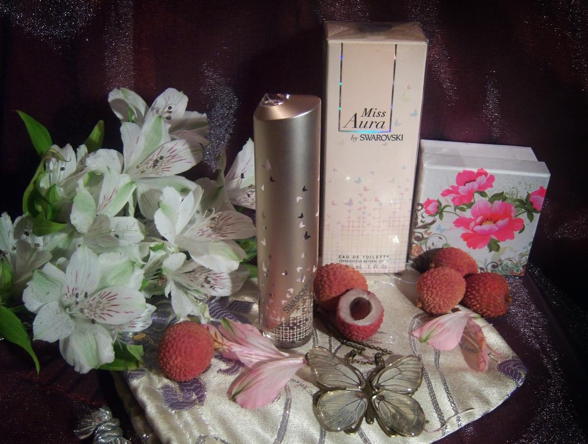 عطر ادکلن میس اورا سواروفسکی - Miss Aura Swarovski - بررسی، قیمت و خرید
