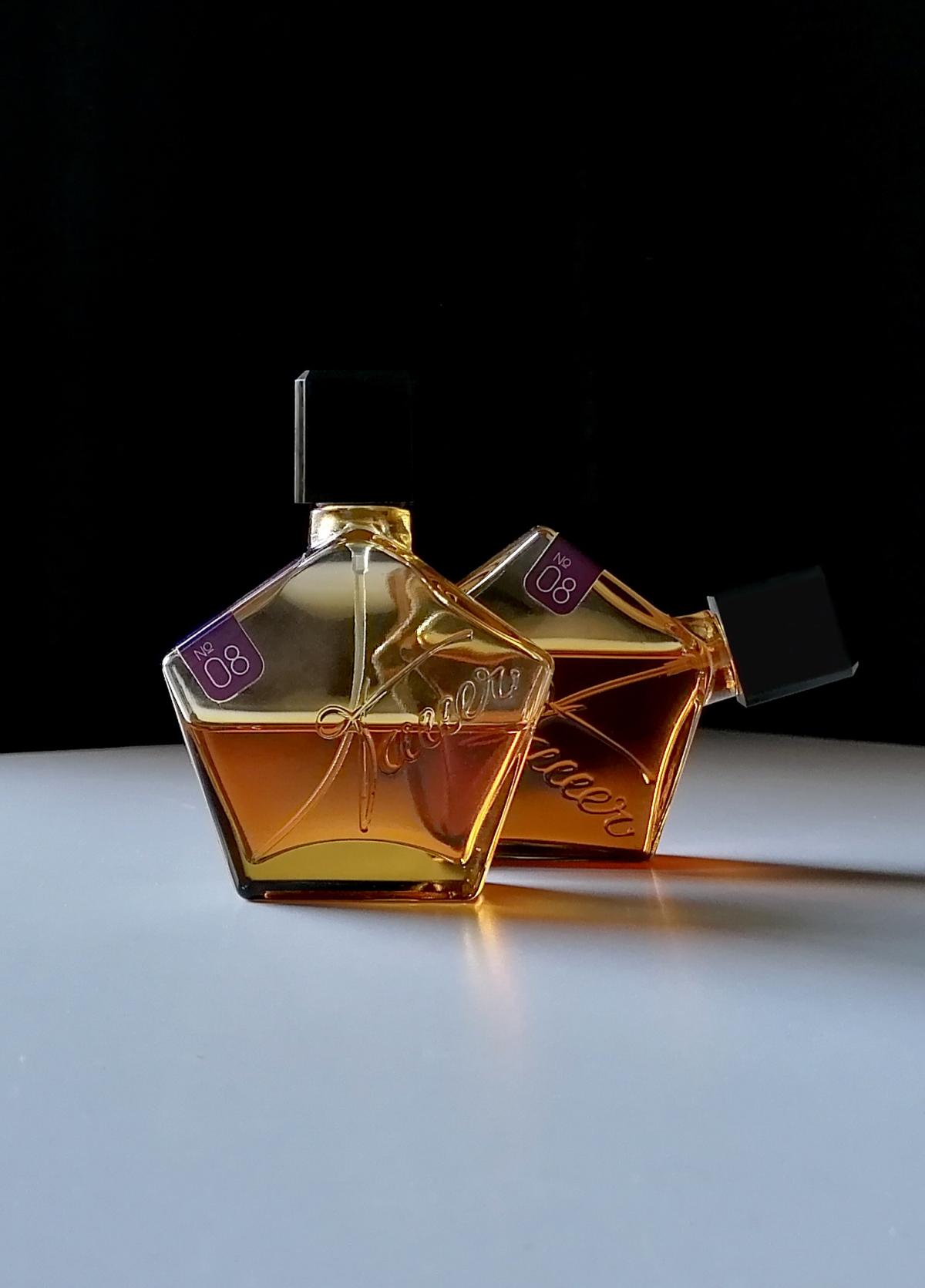 عطر ادکلن اُنه رز شیپغی تاور پرفیومز - 08 Une Rose Chypree Tauer Perfumes - بررسی، قیمت و خرید