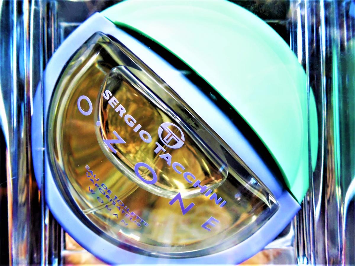 عطر ادکلن او-زون وومن سرجیو تاچینی - O-Zone Woman Sergio Tacchini - بررسی، قیمت و خرید