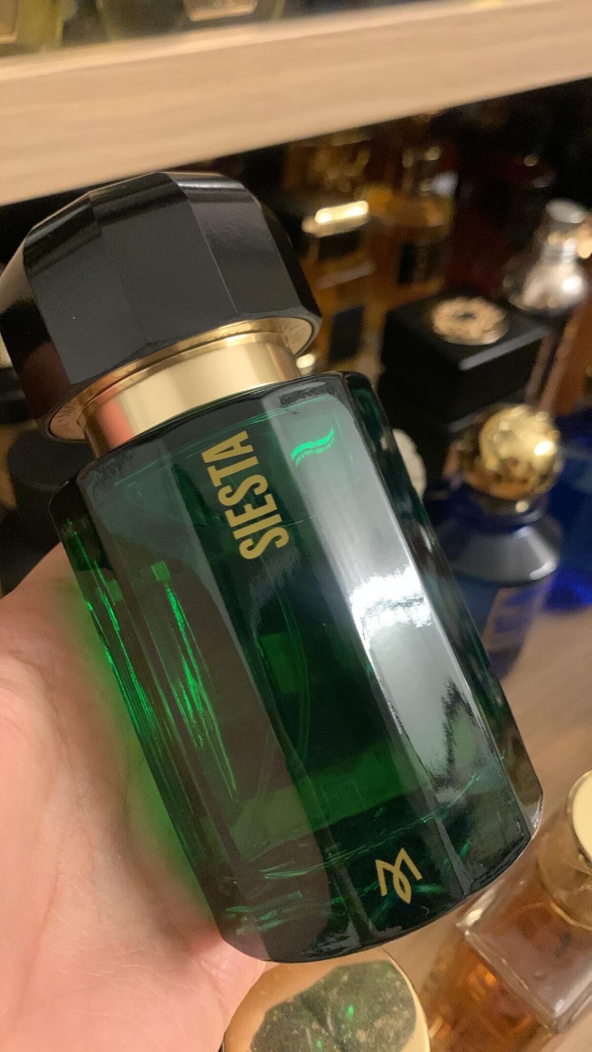 عطر ادکلن سیستا رامون مونه‌گال - Siesta Ramon Monegal - بررسی، قیمت و خرید