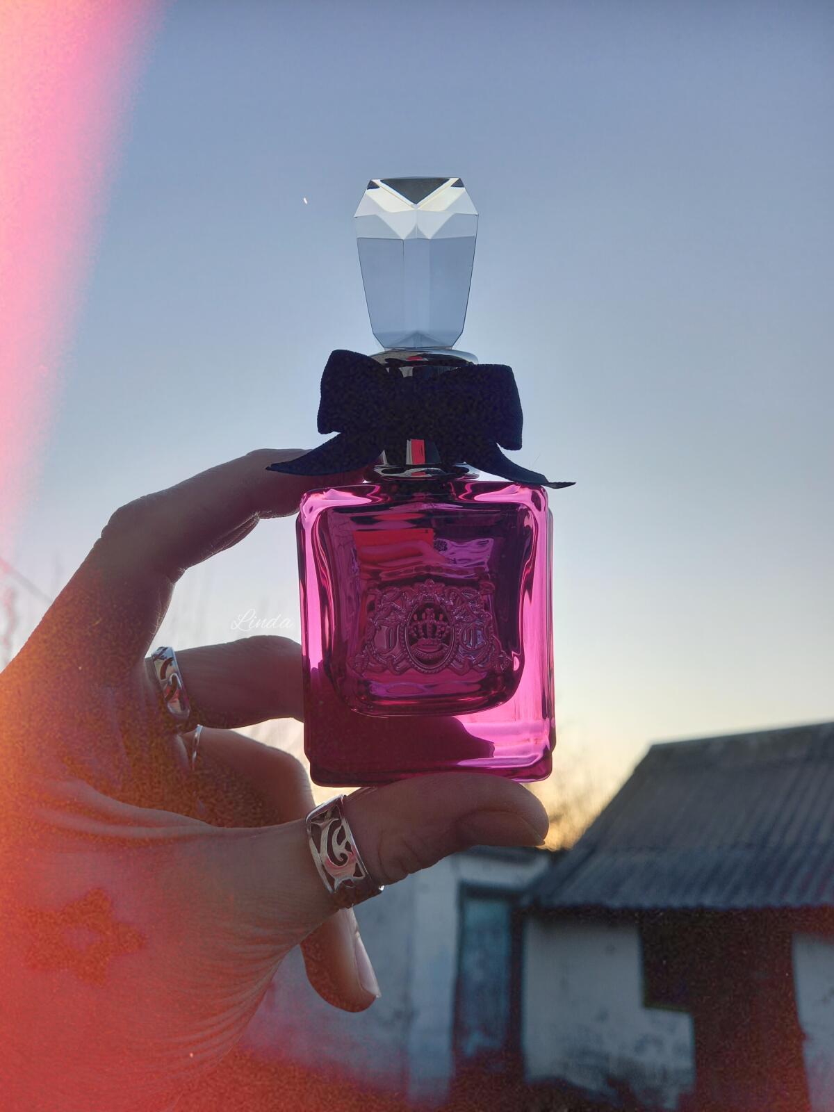 عطر ادکلن ویوا لا جویسی نویر جویسی کوتور - Viva La Juicy Noir Juicy Couture - بررسی، قیمت و خرید