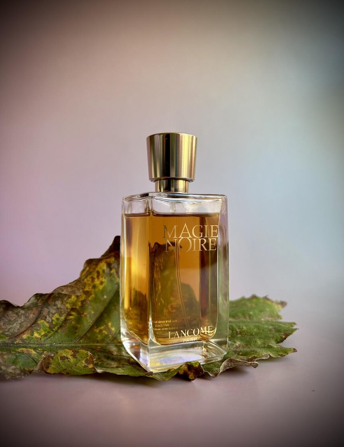عطر ادکلن ماژی نوار لانکوم - Magie Noire Lancôme - بررسی، قیمت و خرید