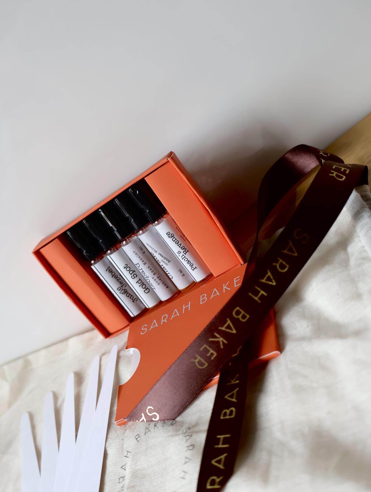 عطر ادکلن پیچز روینج سارا بیکر پرفیومز - Peach's Revenge Sarah Baker Perfumes - بررسی، قیمت و خرید