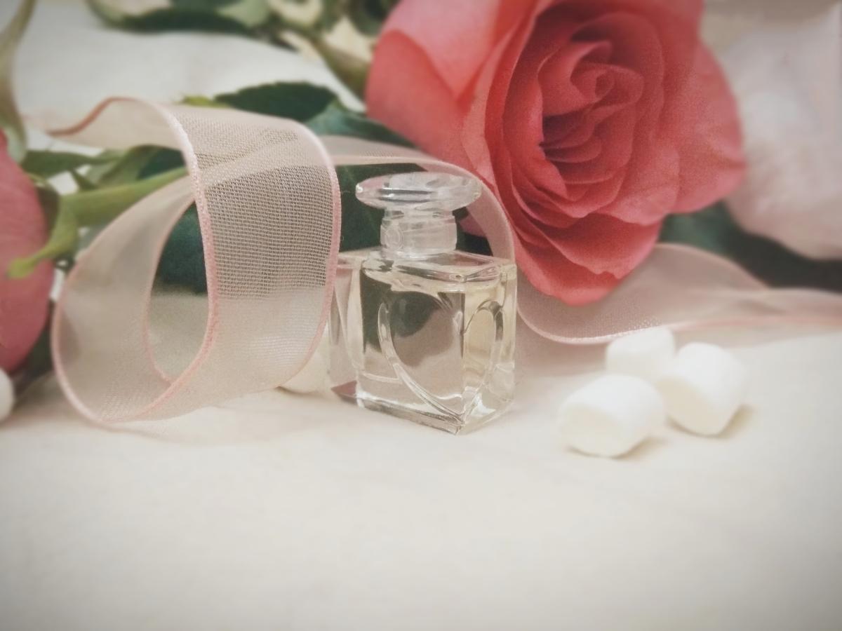 عطر ادکلن کِلک نوت د آمور له اُ دو توالت ایوروشه - Quelques Notes d’Amour L'Eau de Toilette Yves Rocher - بررسی، قیمت و خرید
