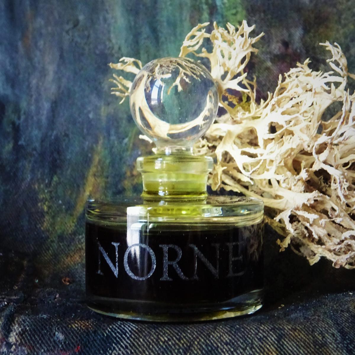 عطر ادکلن نورنه اویل اسلمبرهاوس - Norne Oil Slumberhouse - بررسی، قیمت و خرید