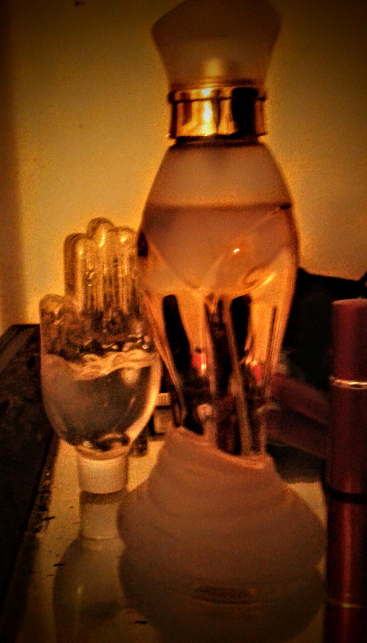 عطر ادکلن زوت اسکیپارلی - Zut Schiaparelli - بررسی، قیمت و خرید