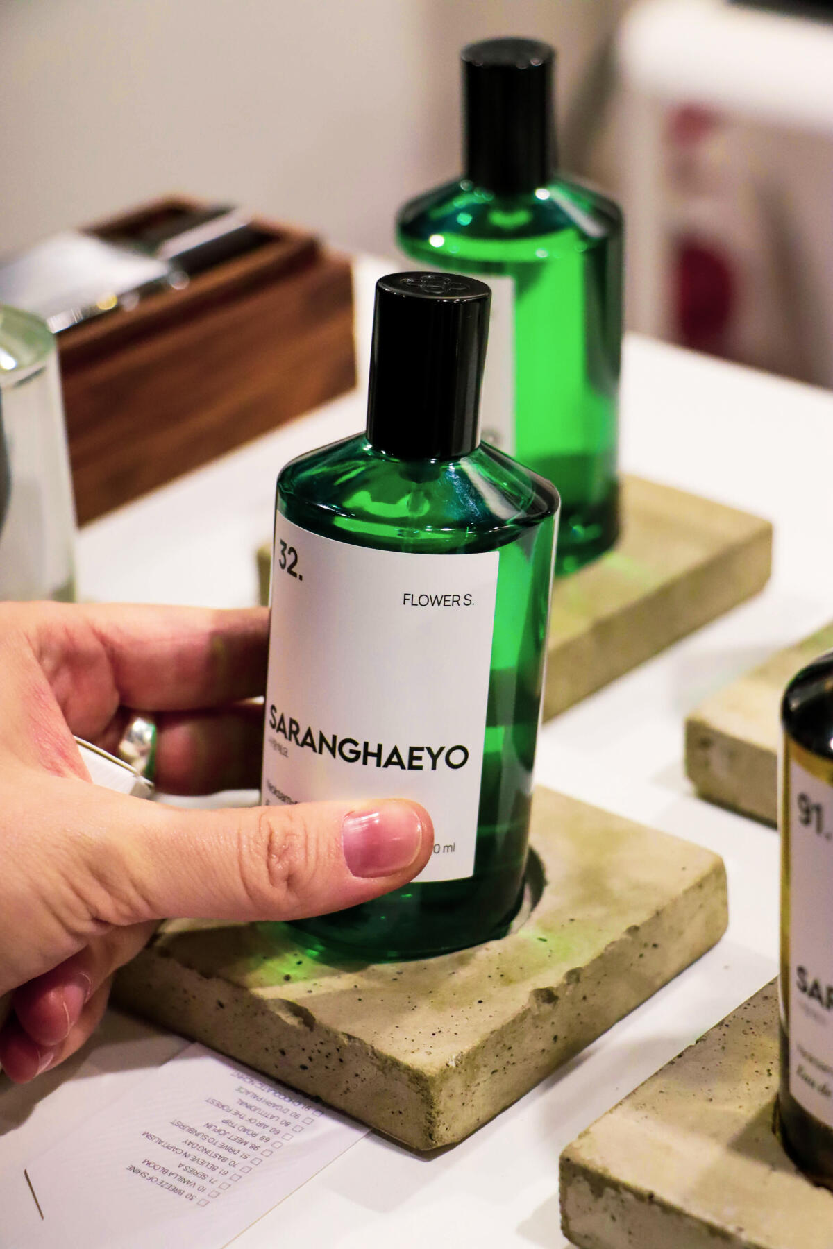 عطر ادکلن سی و دو فلاور اس سارانه ‌هیو - 32. Flower S. SARANGHAEYO - بررسی، قیمت و خرید