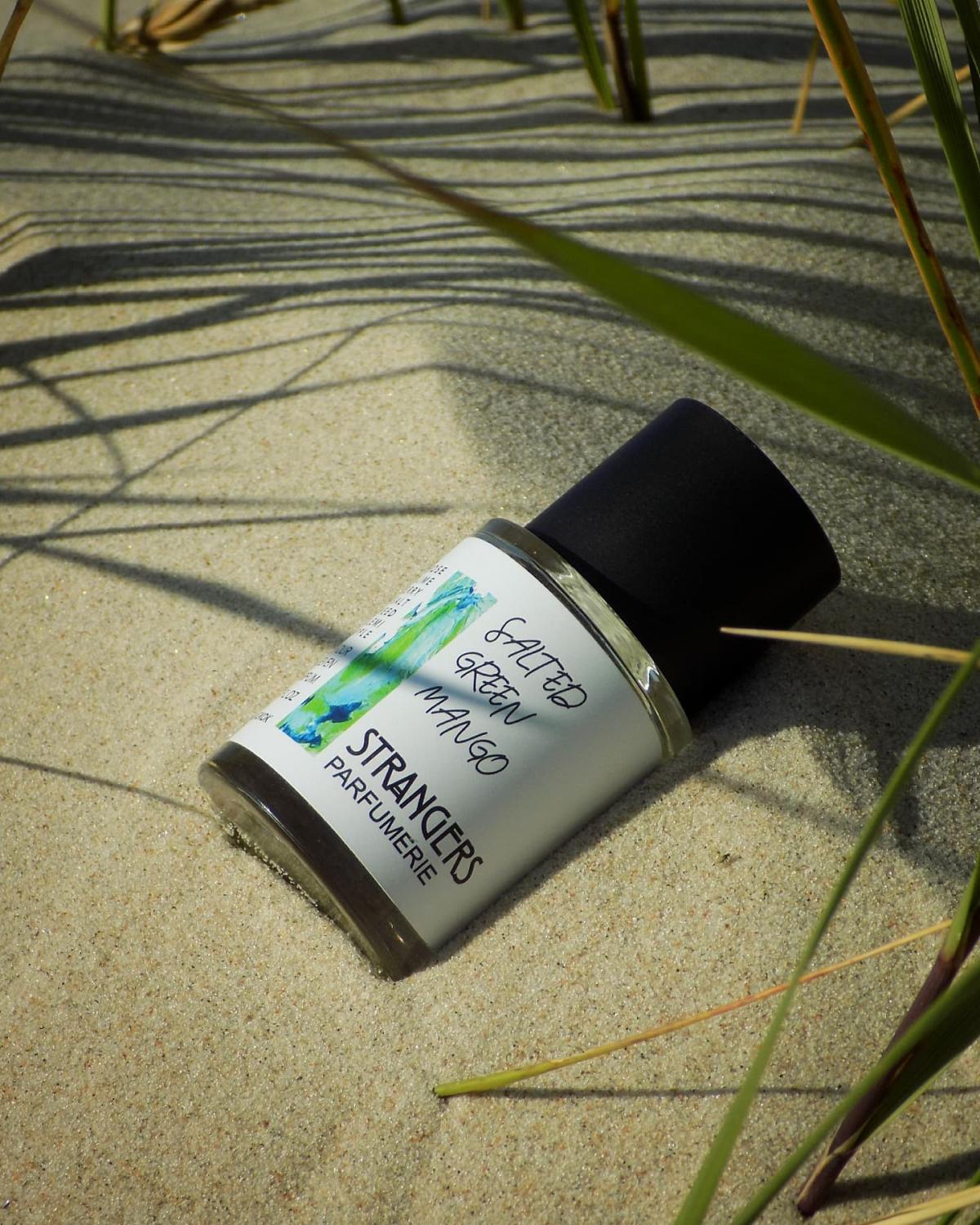 عطر ادکلن سالته گرین منگو استرنجرز پرفیومری - Salted Green Mango Strangers Parfumerie - بررسی، قیمت و خرید