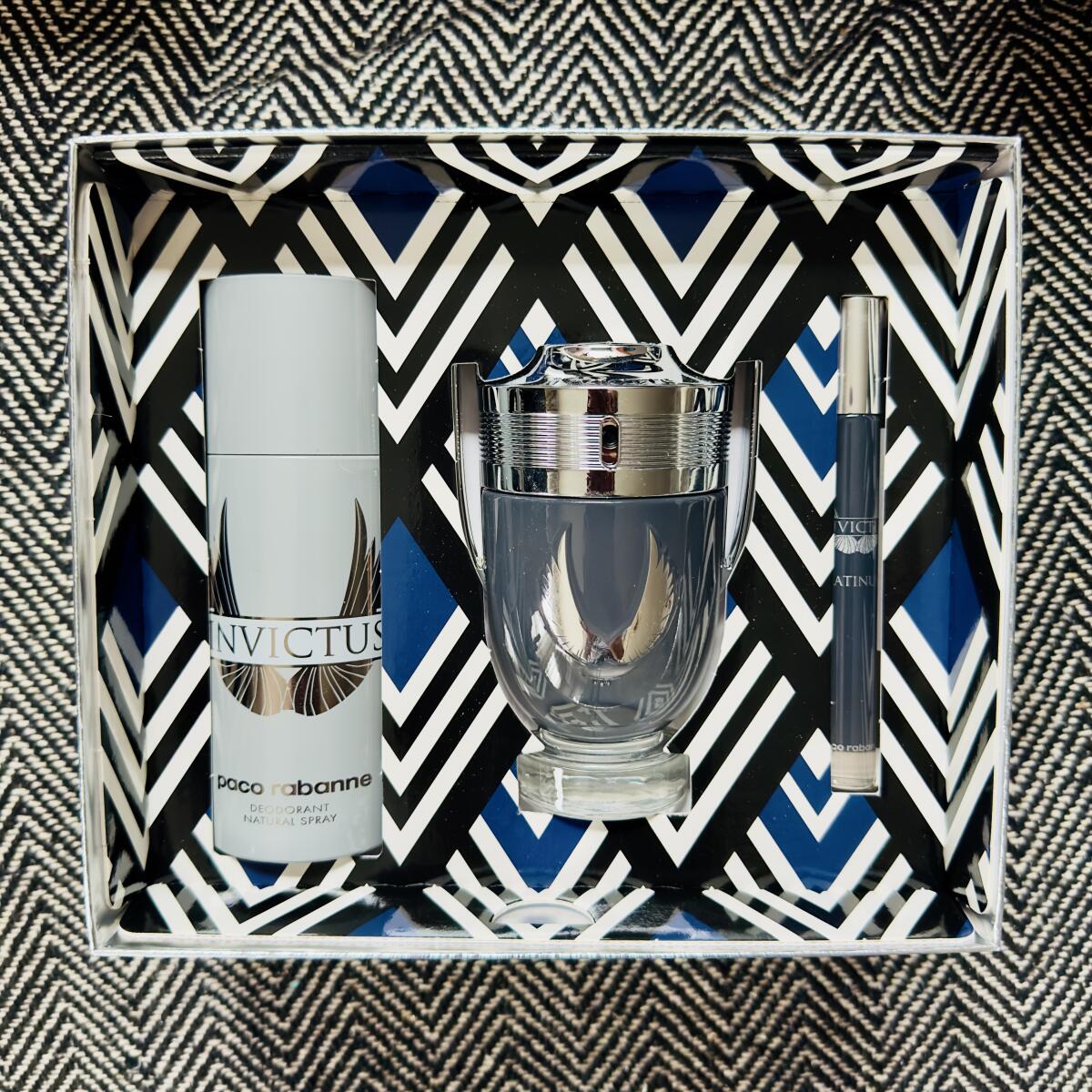 عطر ادکلن اینویکتوس پلاتینوم رابان - Invictus Platinum Rabanne - بررسی، قیمت و خرید