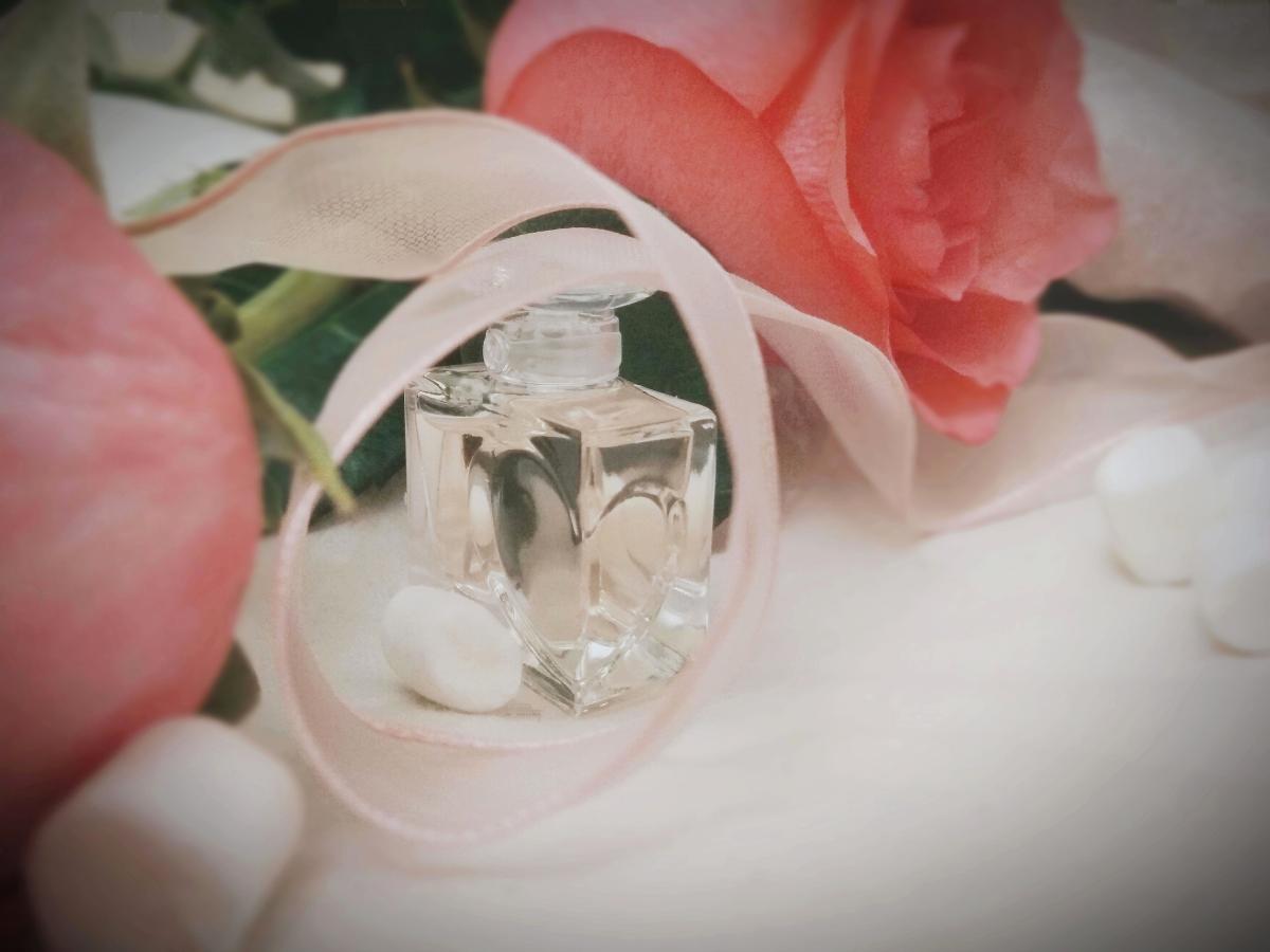 عطر ادکلن کِلک نوت د آمور له اُ دو توالت ایوروشه - Quelques Notes d’Amour L'Eau de Toilette Yves Rocher - بررسی، قیمت و خرید