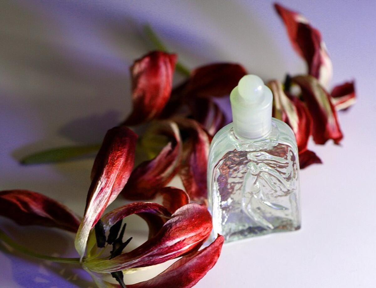 عطر ادکلن فلور دو روچاس - Fleur d'Eau Rochas - بررسی، قیمت و خرید