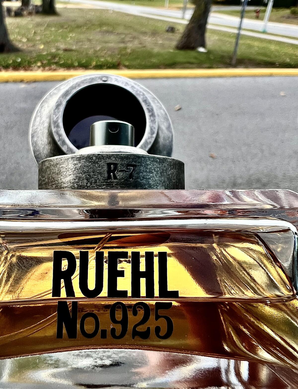 عطر ادکلن روهل نامبر ناین تو فایو روهل نامبر نهصد و بیست و پنج - Ruehl No.925 Ruehl No.925 - بررسی، قیمت و خرید