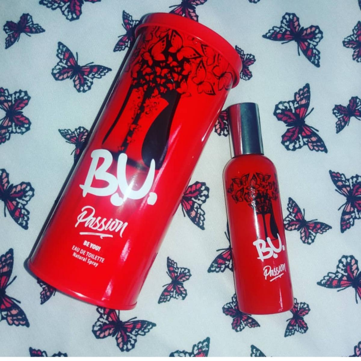 عطر ادکلن بی یو پَشِن سارانتیس - B.U. Passion Sarantis - بررسی، قیمت و خرید