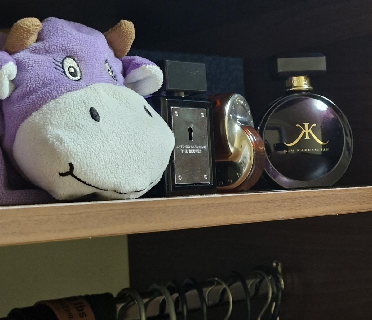 عطر ادکلن گلد کیم کارداشیان - Gold Kim Kardashian - بررسی، قیمت و خرید