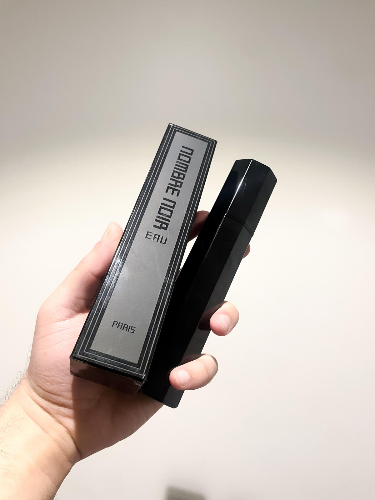 عطر ادکلن نومبر نویر شیسیدو - Nombre Noir Shiseido - بررسی، قیمت و خرید