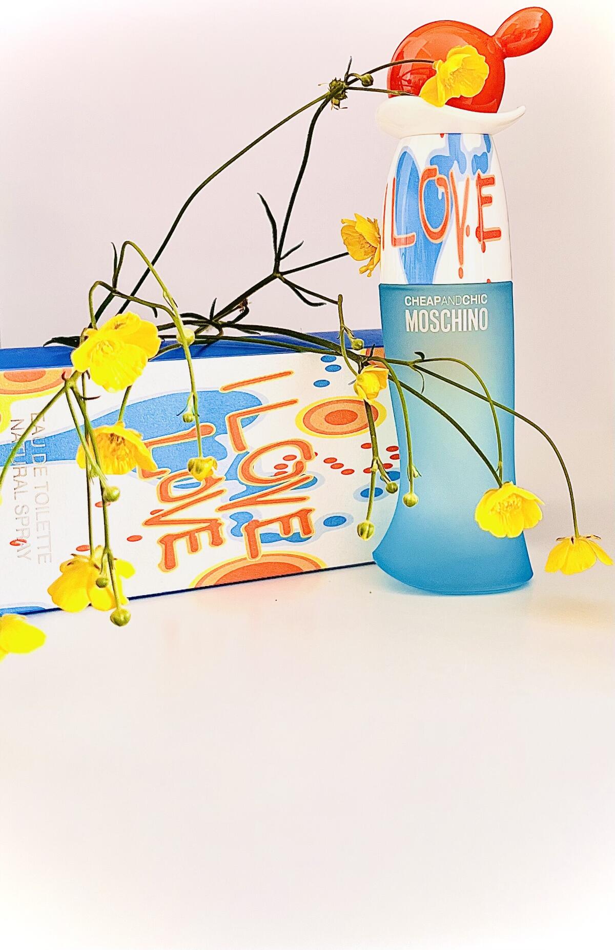 عطر ادکلن چیپ اند شیک آی لاو لاو موشینو - Cheap & Chic I Love Love Moschino - بررسی، قیمت و خرید