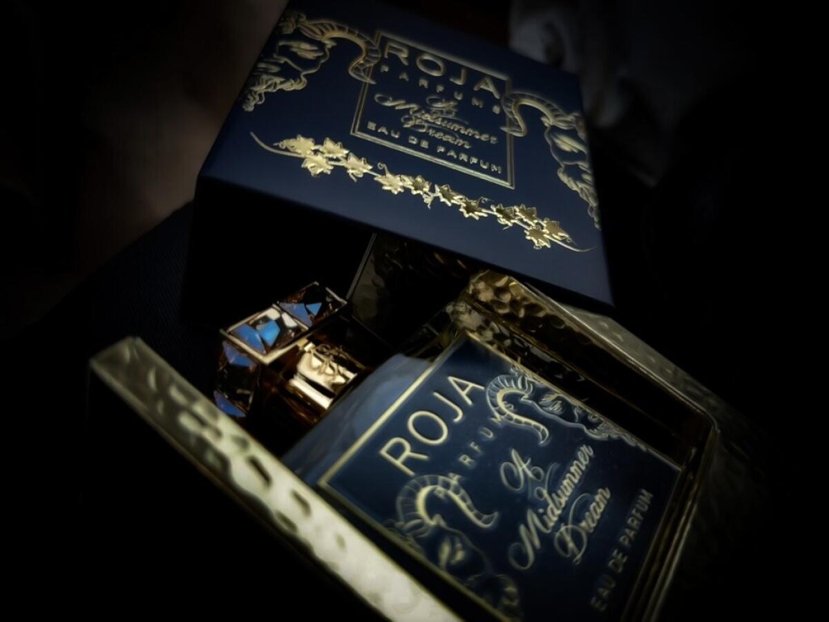 عطر ادکلن رؤیای شب نیمه تابستان روجا داو - A Midsummer Dream Roja Dove - بررسی، قیمت و خرید