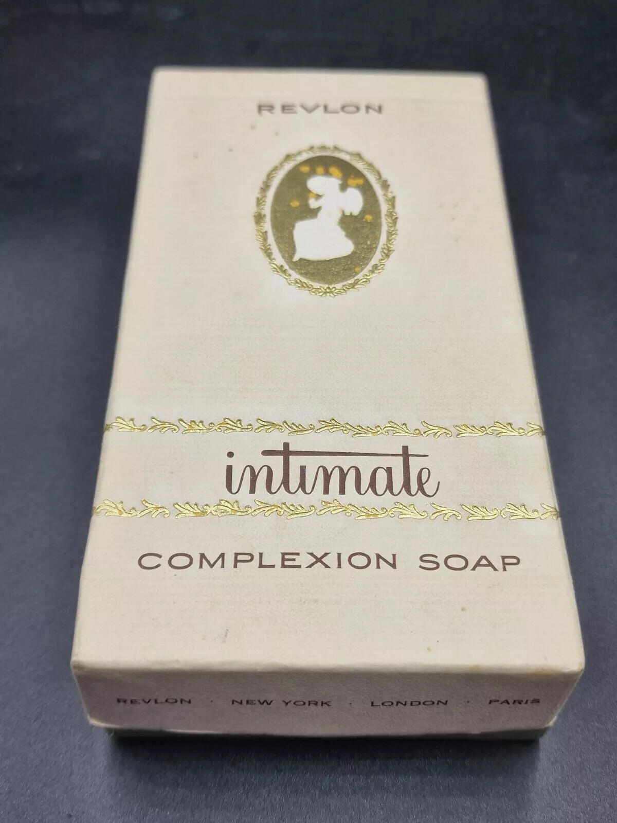 عطر ادکلن اینتیمت رولون - Intimate Revlon - بررسی، قیمت و خرید