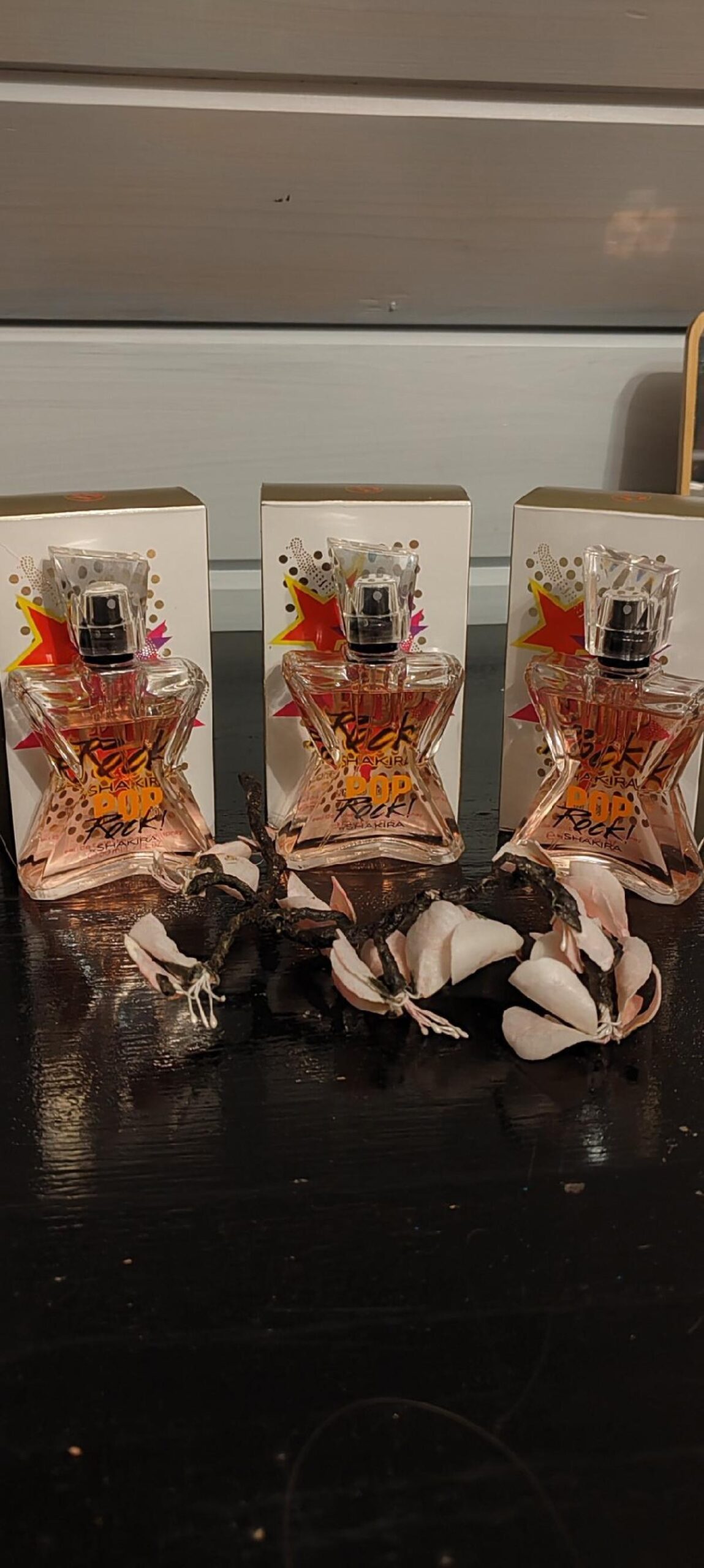 عطر ادکلن پاپ راک شکیرا - Pop Rock! Shakira - بررسی، قیمت و خرید