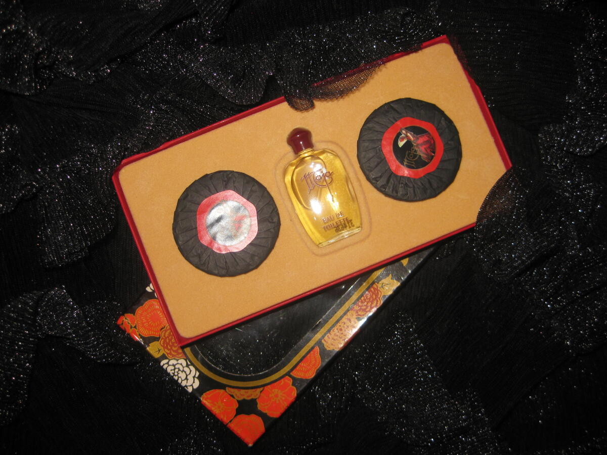 عطر ادکلن ماجا میرورجیا - Maja Myrurgia - بررسی، قیمت و خرید